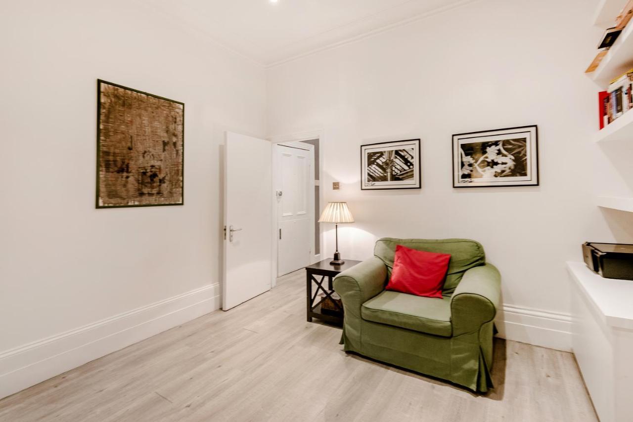 Lovely 2 Bedroom Flat In The Heart Of Chelsea London Exterior photo