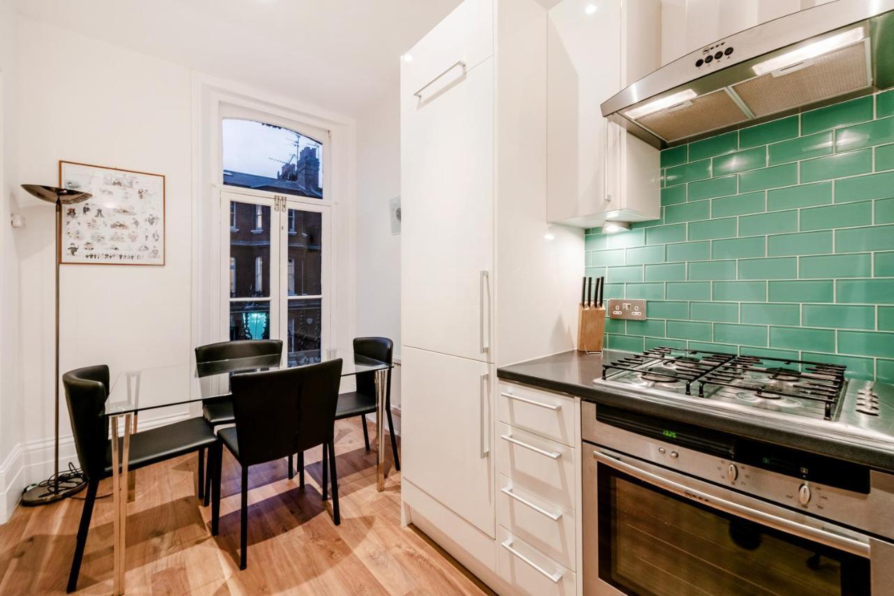 Lovely 2 Bedroom Flat In The Heart Of Chelsea London Exterior photo